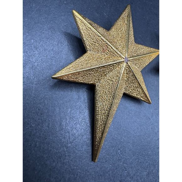 Vtg Monet Gold Tone 6 Pointed Star Brooch North Star Christmas Textured Lot of 2 - Picture 3 of 9